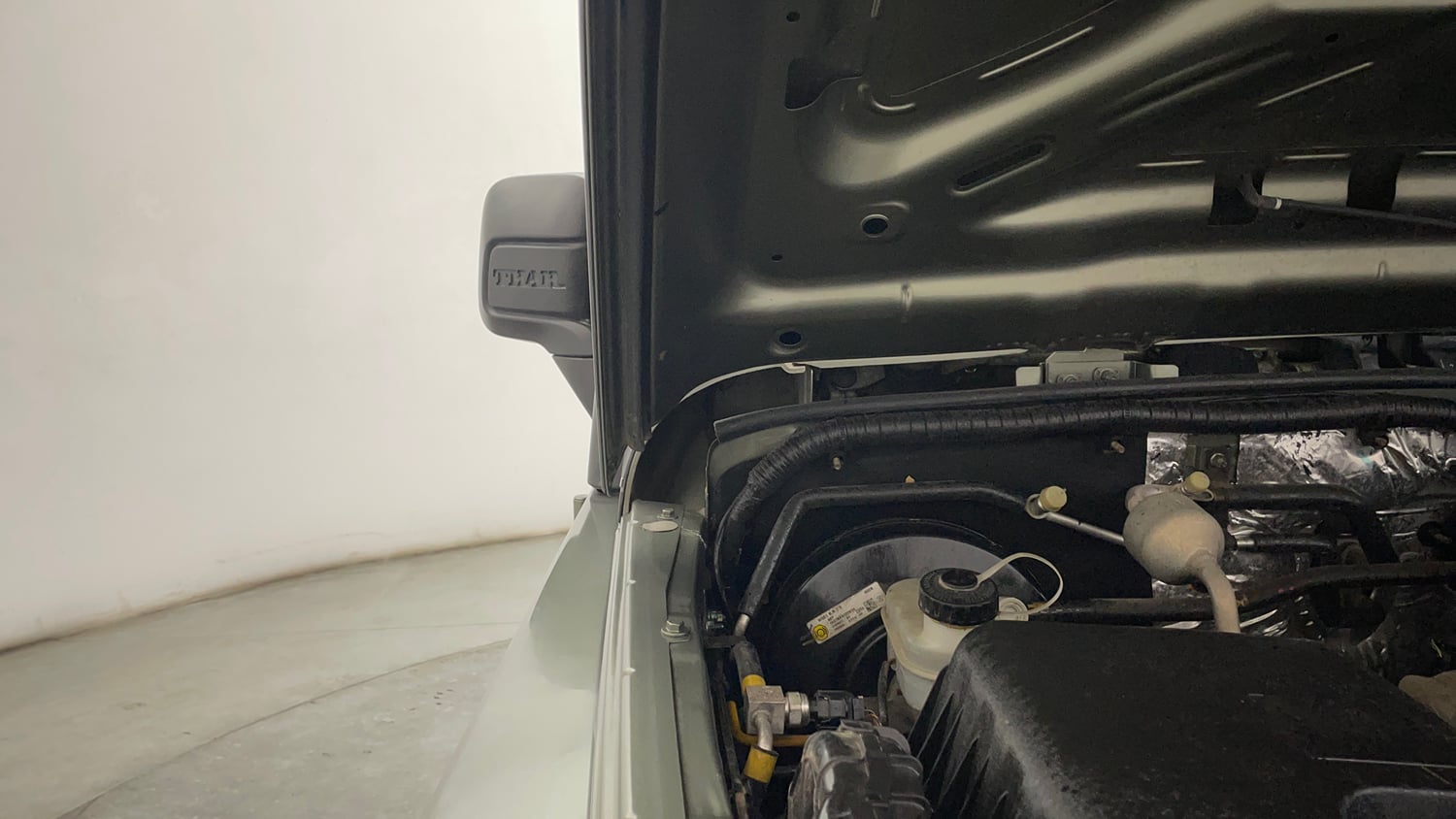 Used 2021 mahindra Thar LX Hard Top Petrol AT 4WD Petrol Automatic engine ENGINE RIGHT SIDE HINGE & APRON VIEW