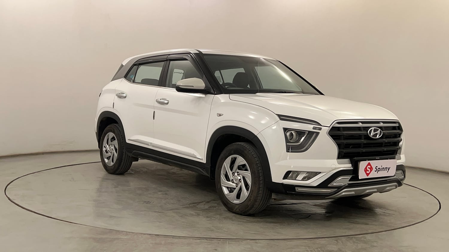 Used 2023 Hyundai Creta E 1.5 Petrol Petrol Manual exterior RIGHT FRONT CORNER VIEW
