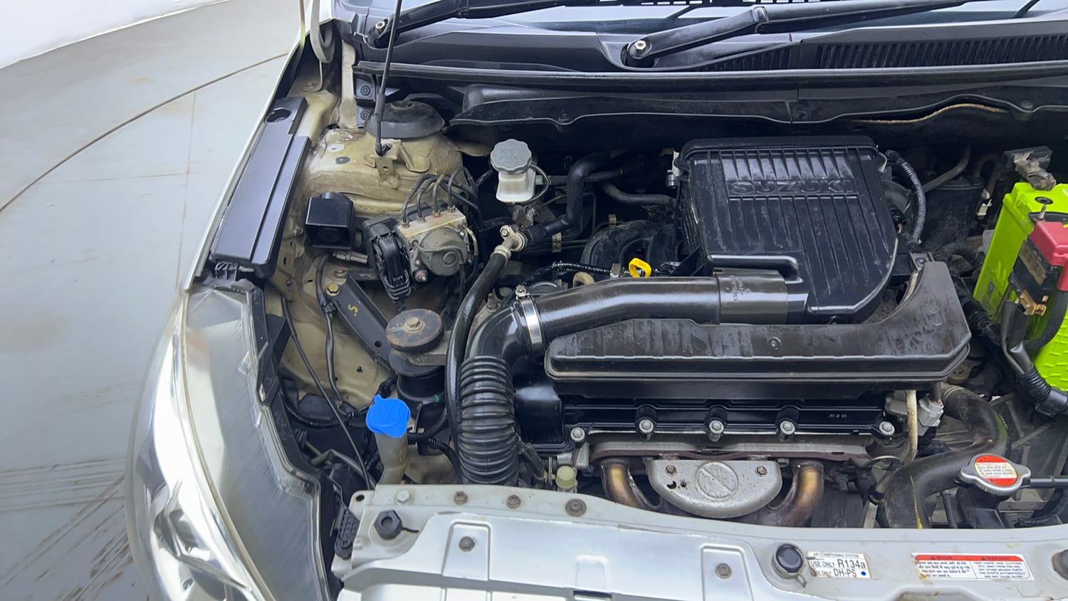 Used 2015 Maruti Suzuki Ciaz ZXi Petrol Manual engine ENGINE RIGHT SIDE VIEW