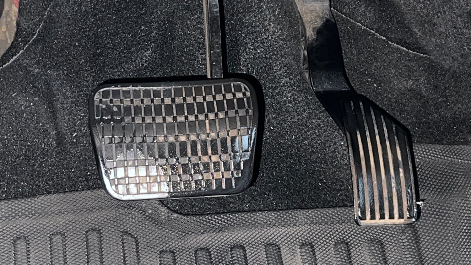 Used 2022 Tata Nexon XZA Plus  (S) Dual Tone Petrol Automatic interior PEDALS VIEW