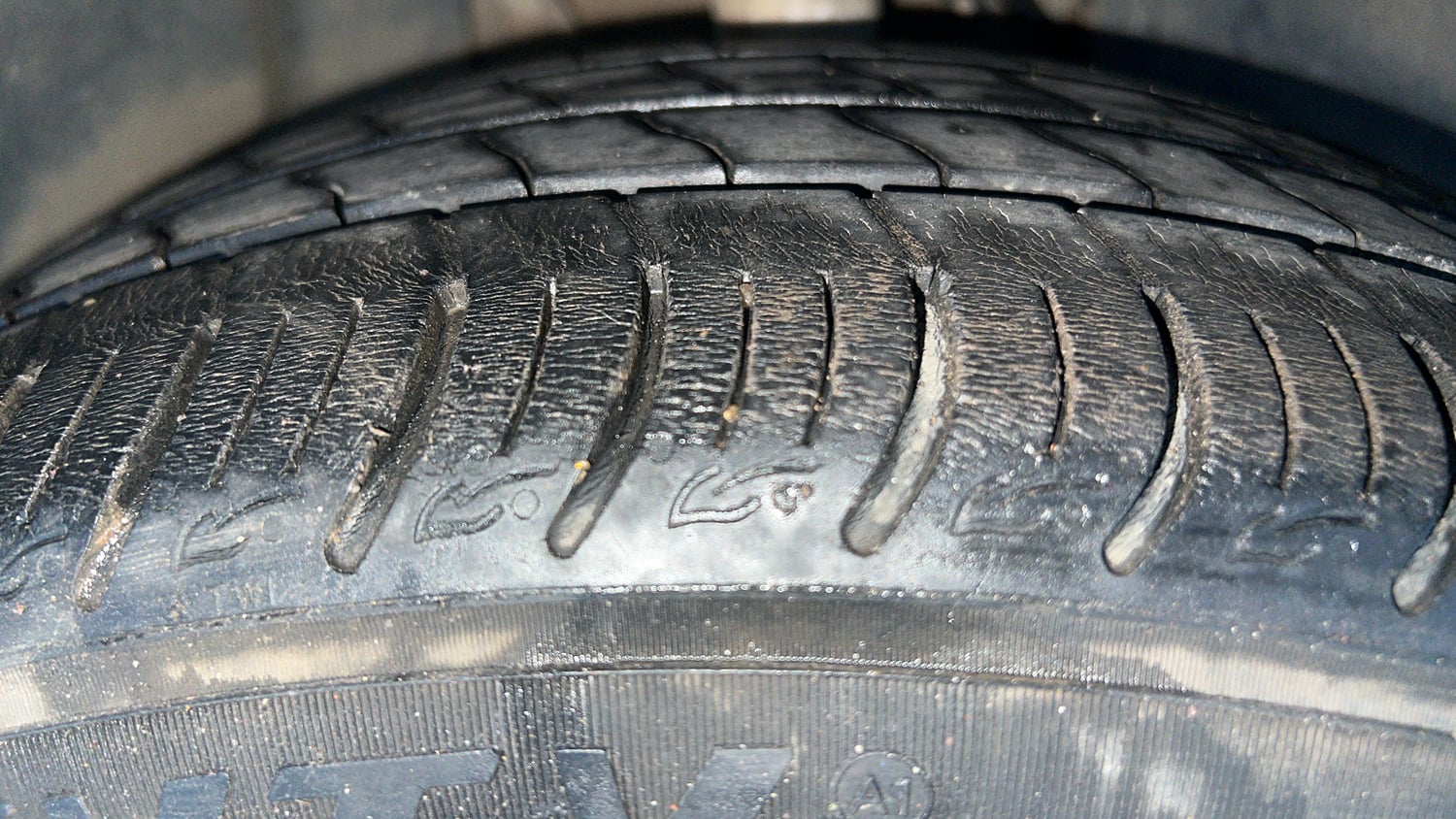 Used 2021 Tata Altroz XZ Petrol Petrol Manual tyres RIGHT FRONT TYRE TREAD VIEW
