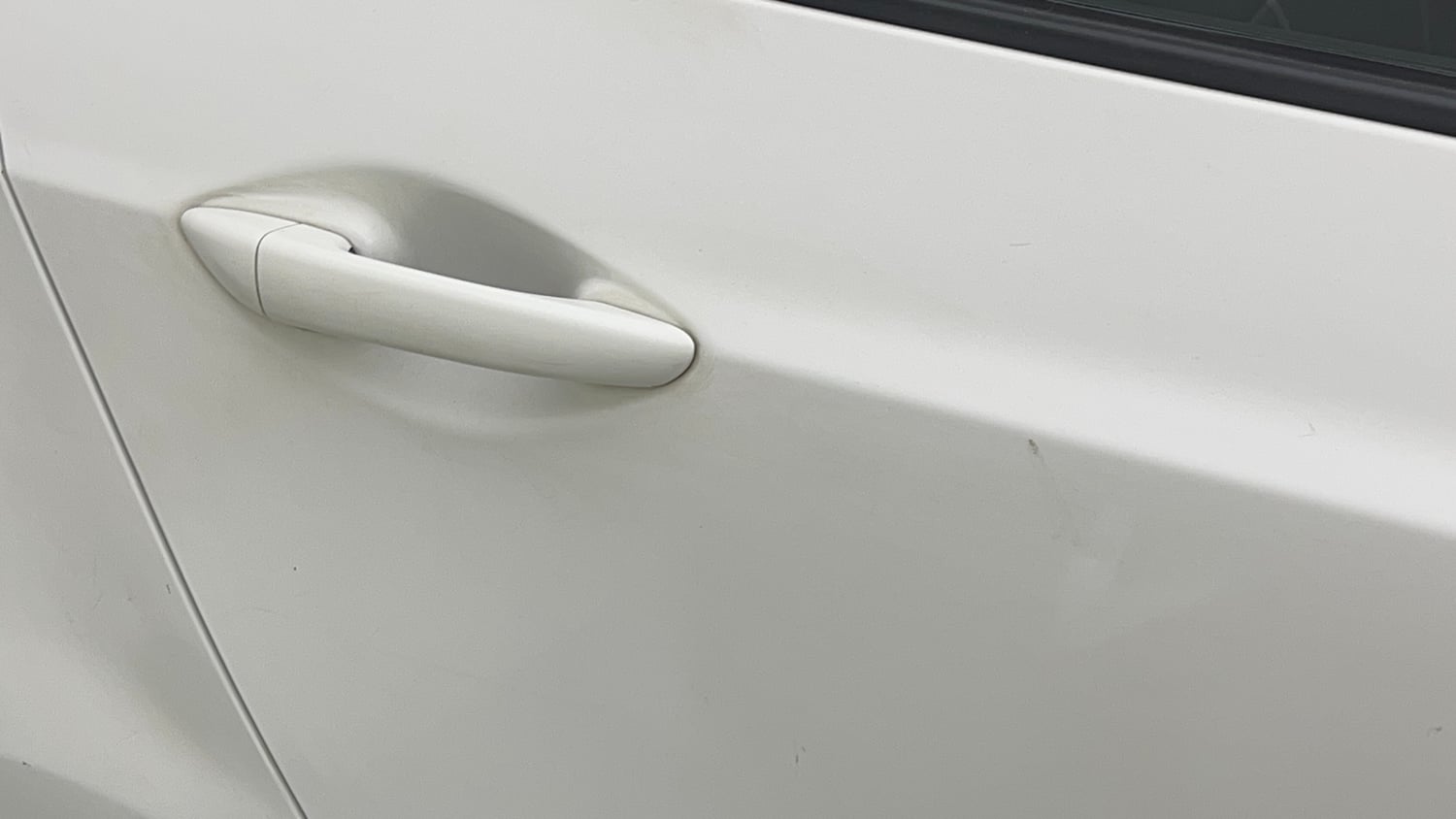 Used 2016 Hyundai Grand i10 Magna AT 1.2 Kappa VTVT Petrol Automatic dents MINOR SCRATCH