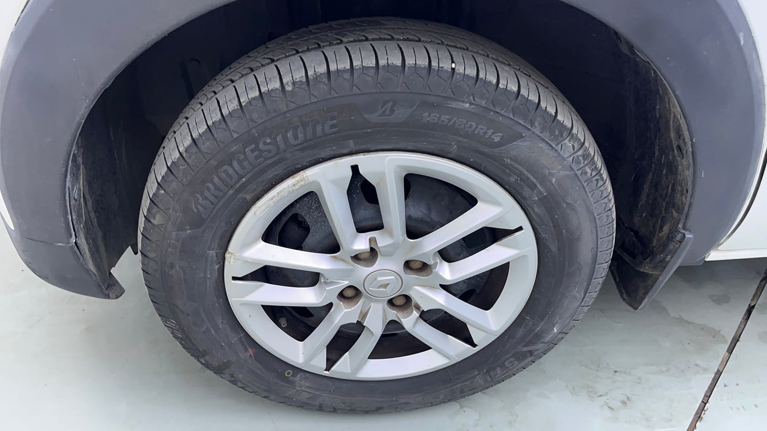 Used 2023 Renault Triber RXT EASY-R AMT Petrol Automatic tyres LEFT FRONT TYRE RIM VIEW