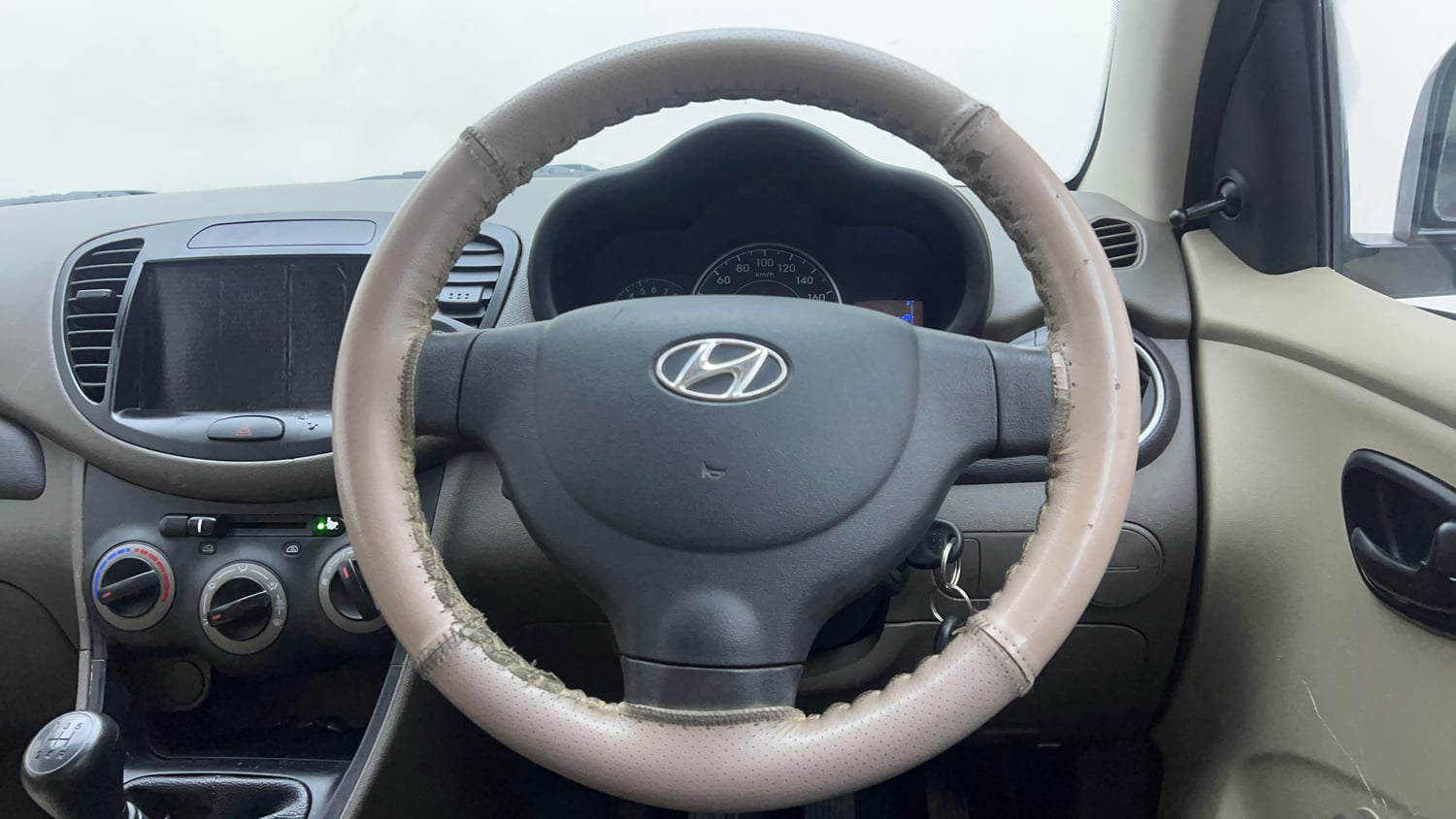Used 2014 Hyundai i10 Era 1.1 iRDE2 Petrol Manual interior STEERING VIEW
