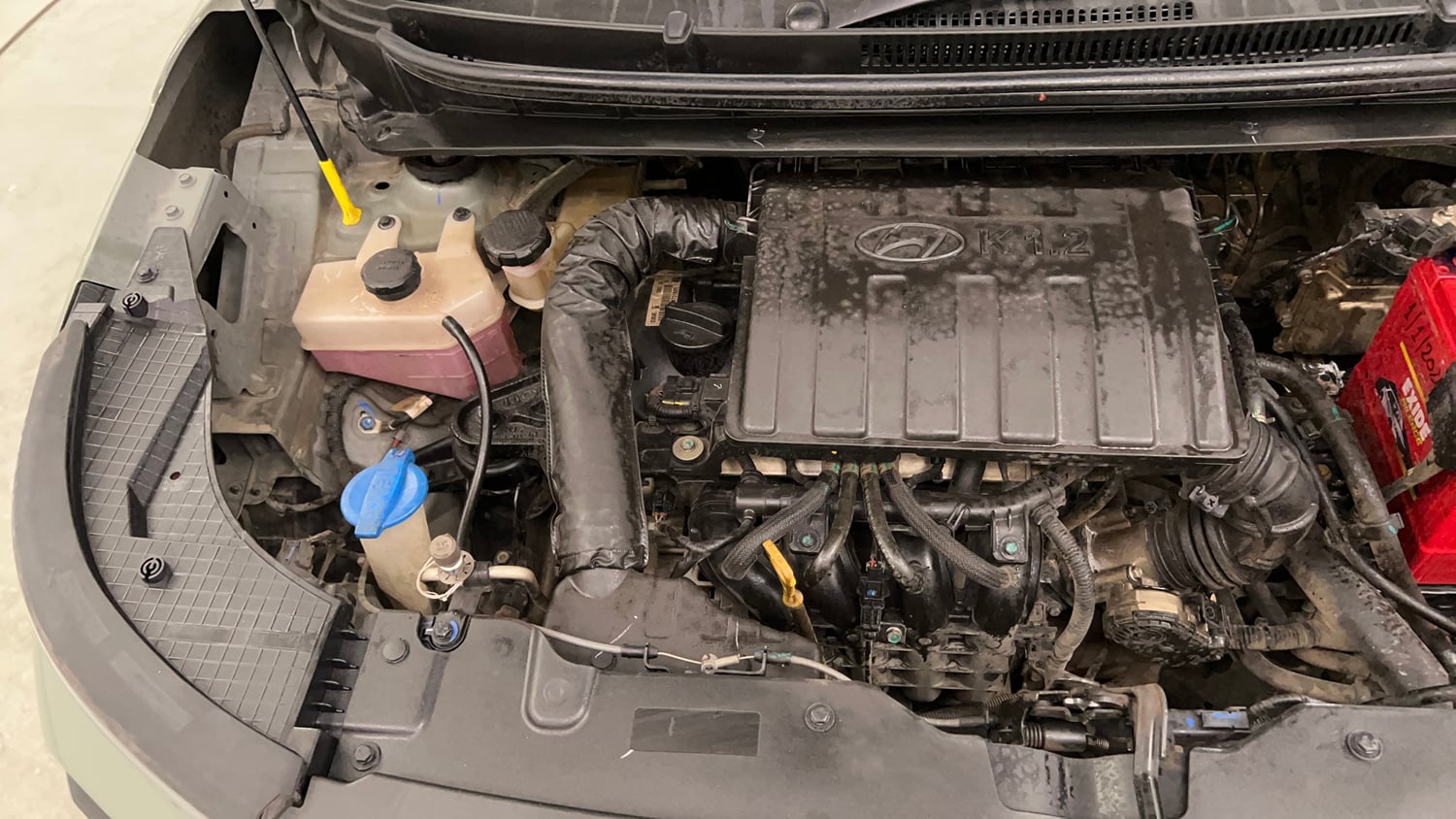 Used 2024 Hyundai Exter SX 1.2 CNG MT Cng Manual engine ENGINE RIGHT SIDE VIEW