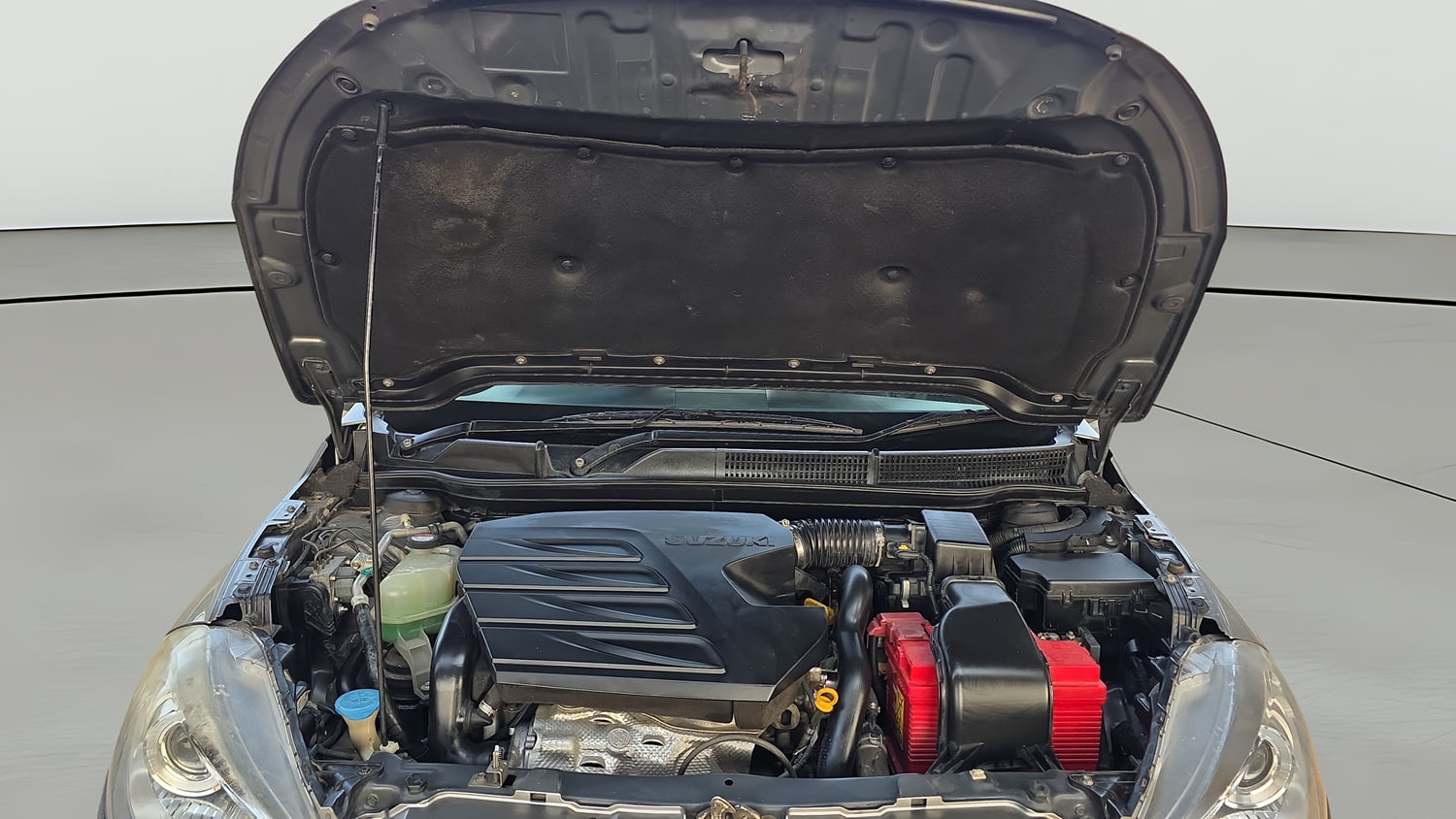 Used 2016 Maruti Suzuki S-Cross Alpha 1.6 Diesel Manual engine ENGINE & BONNET OPEN FRONT VIEW
