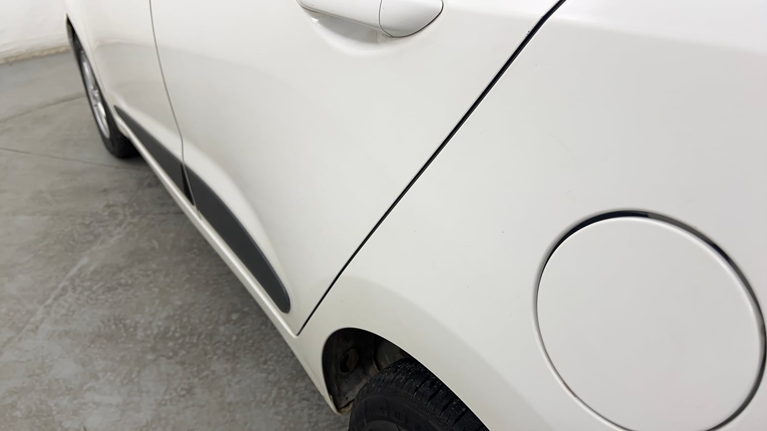 Used 2015 Hyundai Xcent S 1.2 (O) Petrol Manual dents MINOR SCRATCH