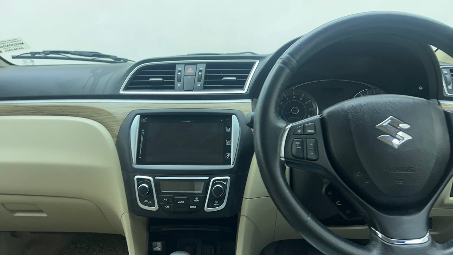 Used 2020 Maruti Suzuki Ciaz Alpha 1.5 AT Petrol Automatic top_features Integrated (in-dash) music system