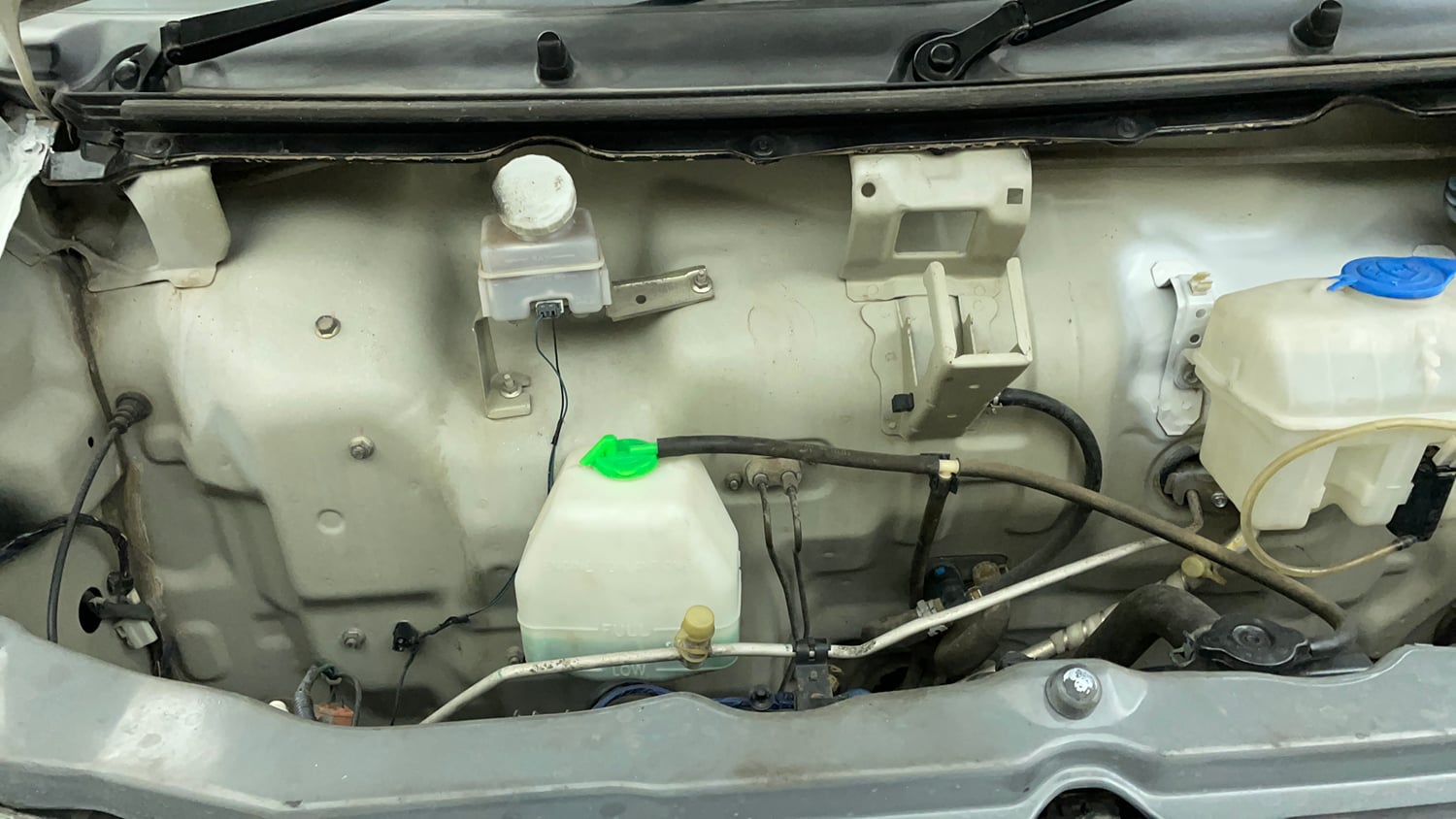 Used 2016 Maruti Suzuki Eeco 5 STR WITH A/C+HTR Petrol Manual engine ENGINE RIGHT SIDE VIEW