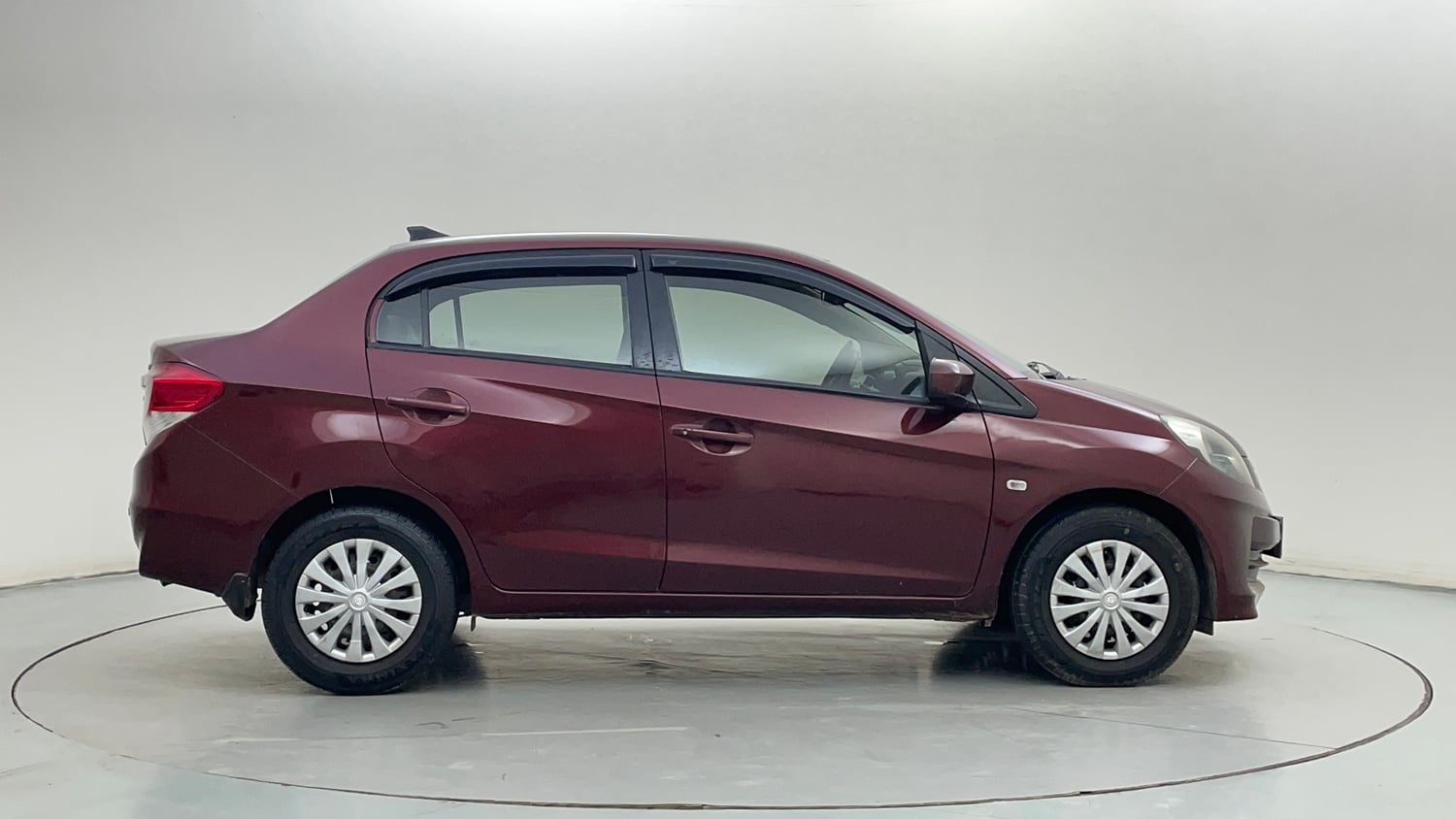 Used 2013 Honda Amaze 1.5 S i-DTEC Diesel Manual exterior RIGHT SIDE VIEW