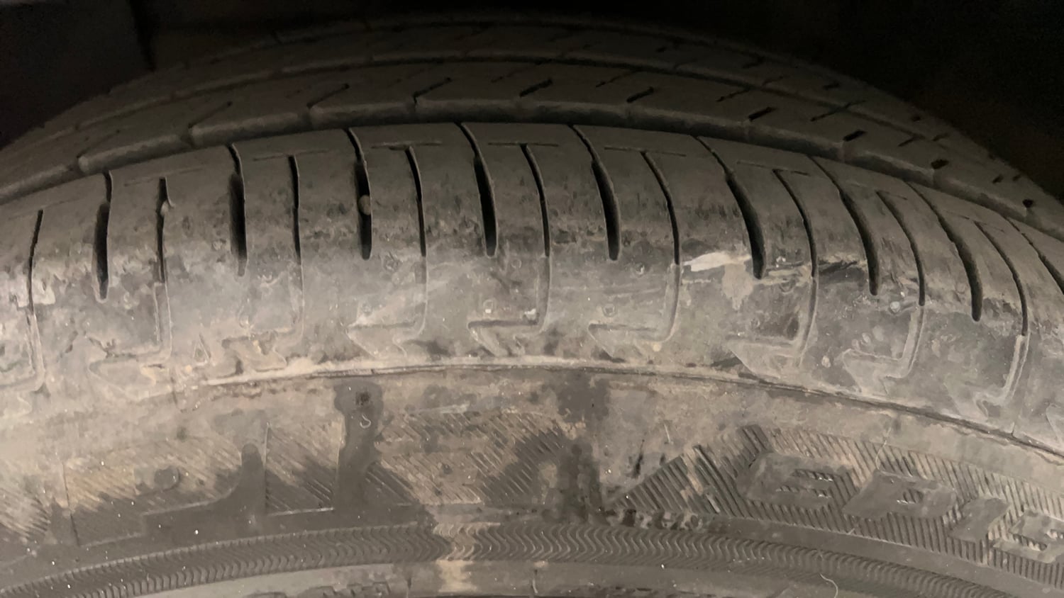 Used 2024 Hyundai Exter SX 1.2 CNG MT Cng Manual tyres LEFT FRONT TYRE TREAD VIEW