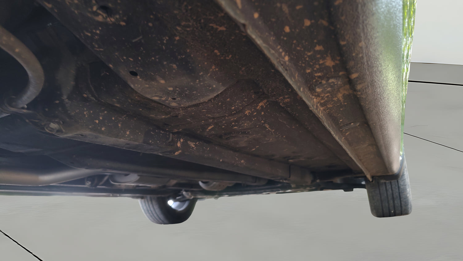 Used 2025 Hyundai Verna SX 1.5 Petrol MT Petrol Manual extra REAR RIGHT UNDERBODY VIEW