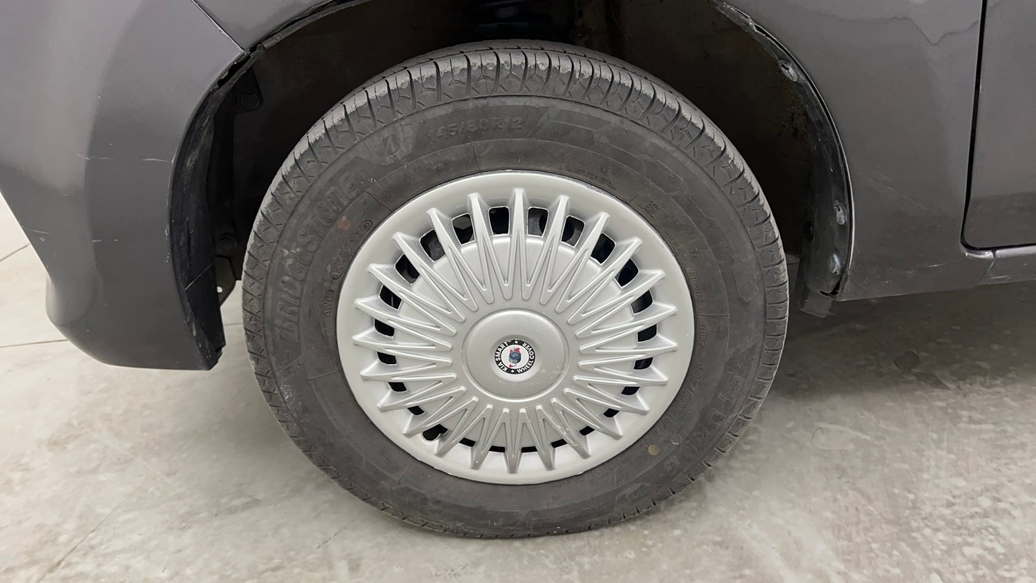 Used 2017 Maruti Suzuki Alto 800 LXi Petrol Manual tyres LEFT FRONT TYRE RIM VIEW