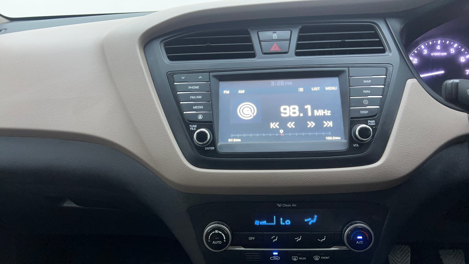 Used 2017 Hyundai Elite i20 Asta 1.2 Petrol Manual interior MUSIC SYSTEM & AC CONTROL VIEW