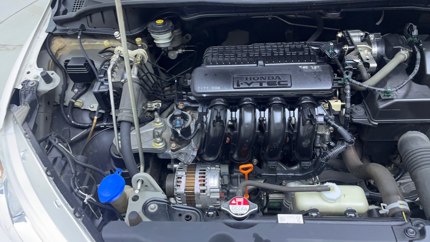 Used 2015 Honda City SV CVT Petrol Automatic engine ENGINE RIGHT SIDE VIEW