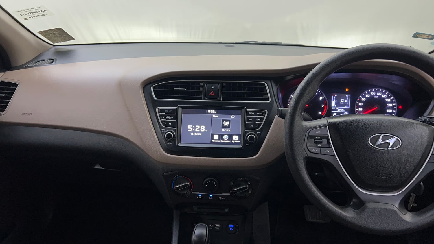 Used 2019 Hyundai Elite i20 Sportz Plus 1.2 CVT Petrol Automatic interior MUSIC SYSTEM & AC CONTROL VIEW