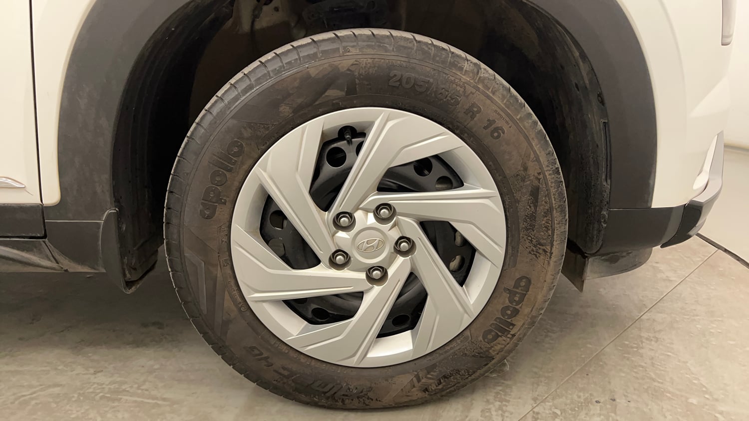 Used 2023 Hyundai Creta E 1.5 Petrol Petrol Manual tyres RIGHT FRONT TYRE RIM VIEW