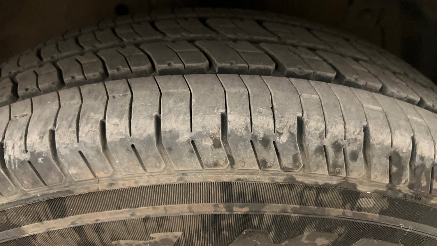 Used 2013 Maruti Suzuki Swift Dzire Automatic Petrol Automatic tyres RIGHT FRONT TYRE TREAD VIEW