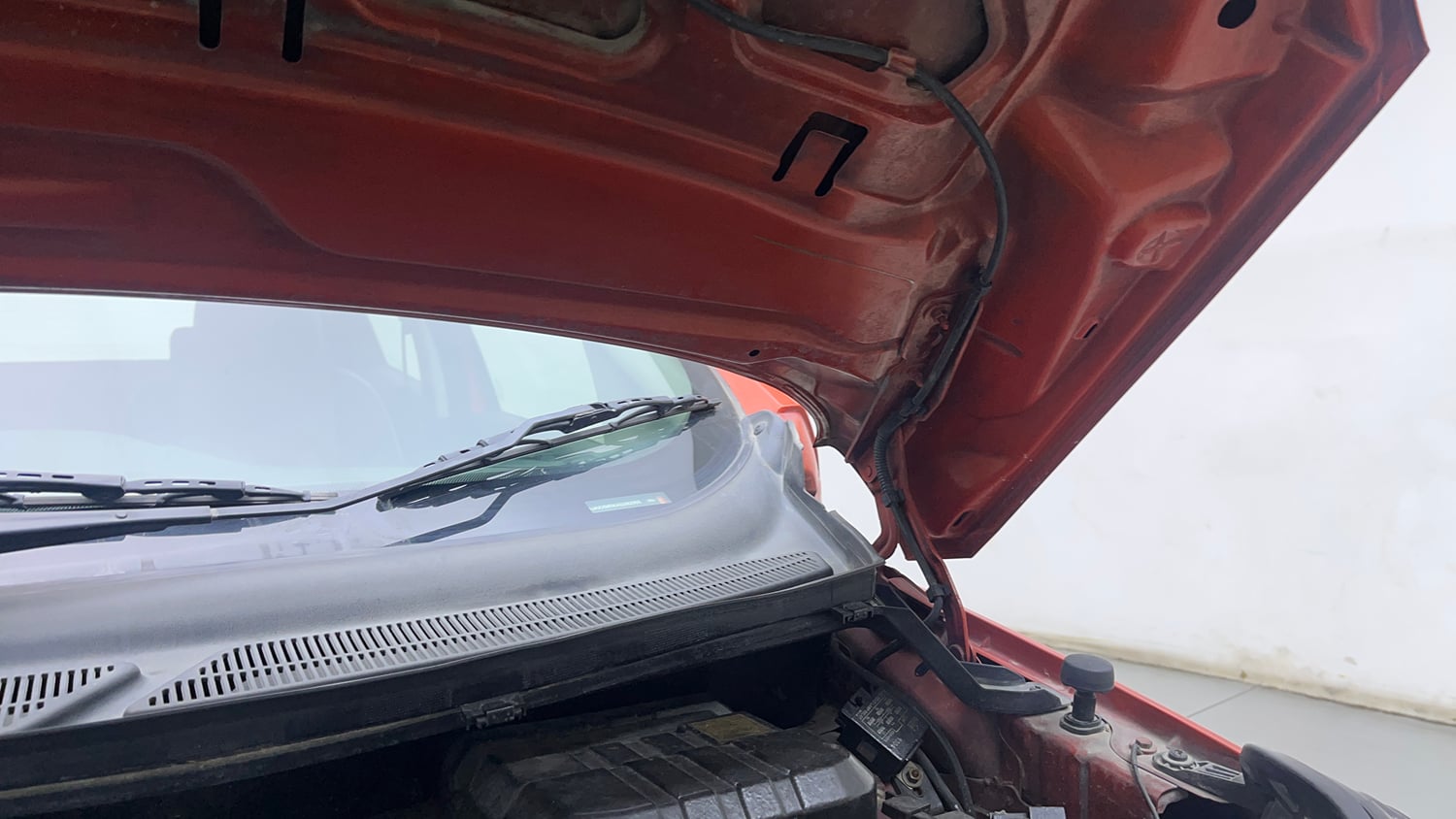 Used 2017 Ford EcoSport Trend+ 1.5L TDCi Diesel Manual engine ENGINE LEFT SIDE HINGE & APRON VIEW