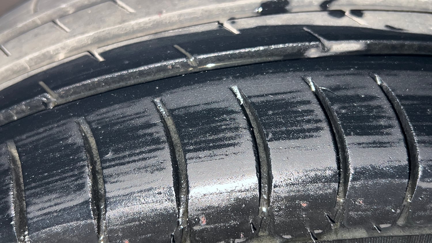 Used 2015 Maruti Suzuki Swift Dzire ZXI Petrol Manual tyres RIGHT FRONT TYRE TREAD VIEW