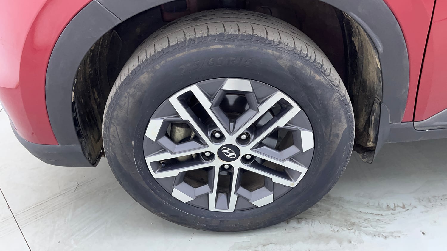 Used 2023 Hyundai Venue SX 1.5 CRDi Diesel Manual tyres LEFT FRONT TYRE RIM VIEW