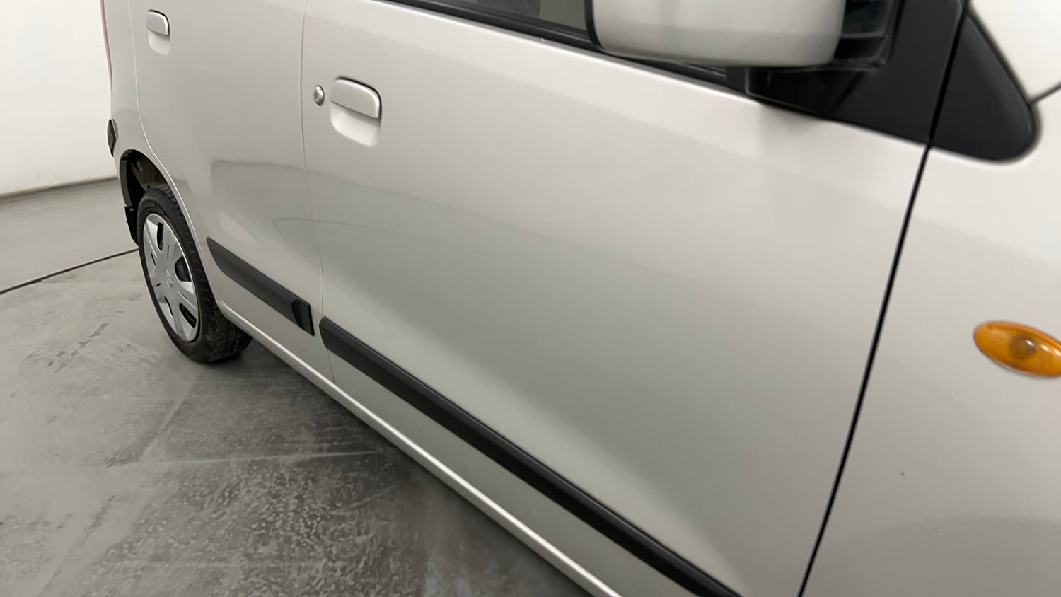 Used 2018 Maruti Suzuki Wagon R VXI Petrol Manual dents MINOR SCRATCH