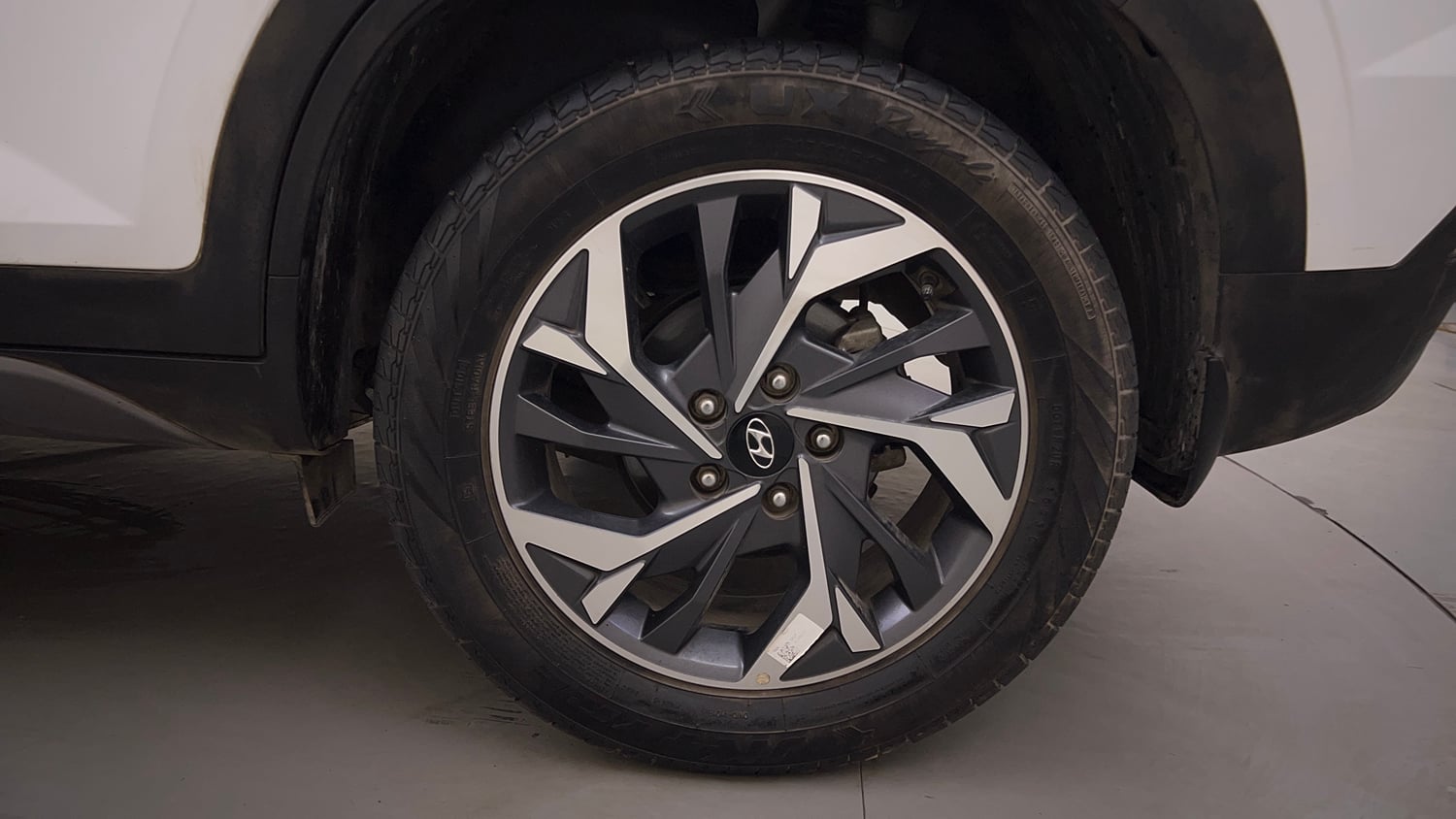 Used 2023 Hyundai Creta SX 1.5 Petrol Petrol Manual tyres LEFT REAR TYRE RIM VIEW