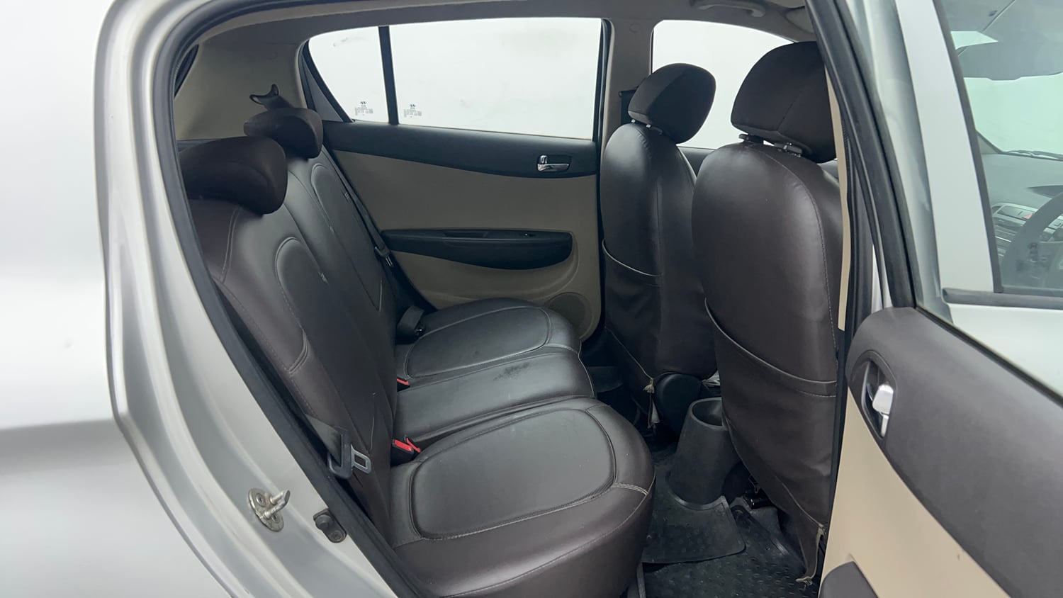 Used 2012 Hyundai i20 Asta 1.4 CRDI Diesel Manual interior RIGHT SIDE REAR DOOR CABIN VIEW