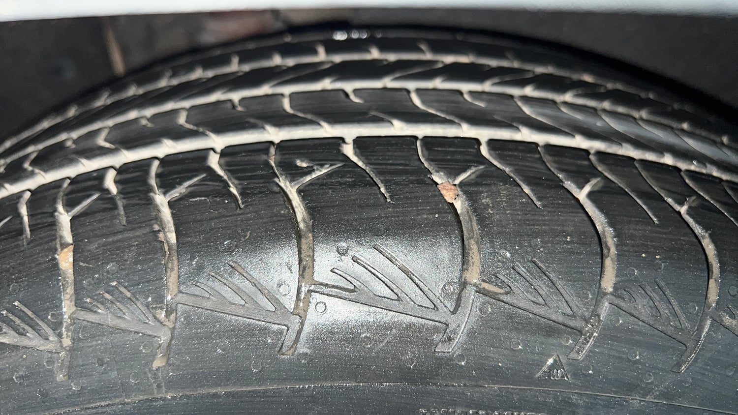 Used 2022 Hyundai Alcazar Signature (O) 6 STR 2.0 Petrol AT Dual Tone Petrol Automatic tyres RIGHT REAR TYRE TREAD VIEW