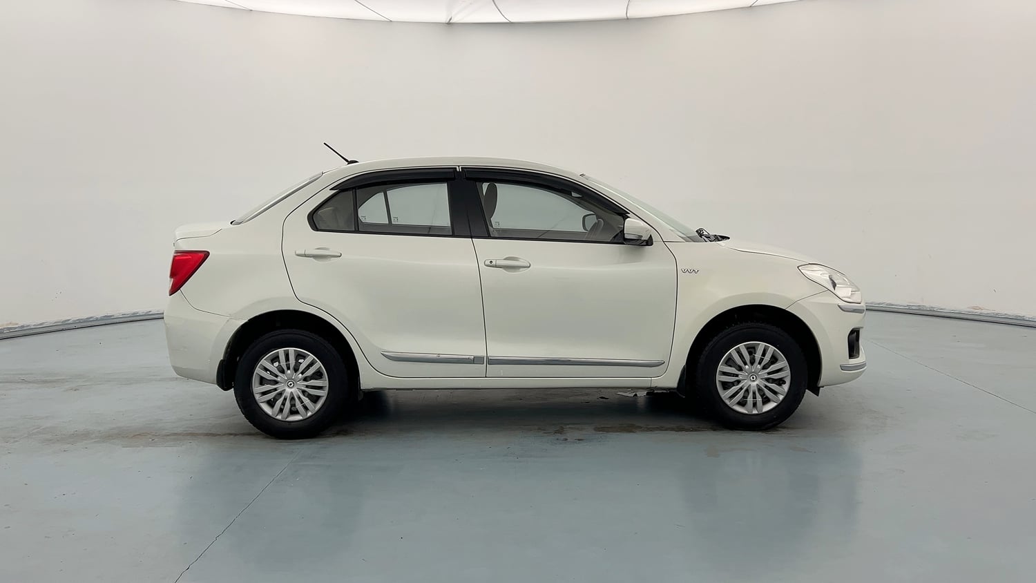 Used 2018 Maruti Suzuki Dzire VXi AMT Petrol Automatic exterior RIGHT SIDE VIEW