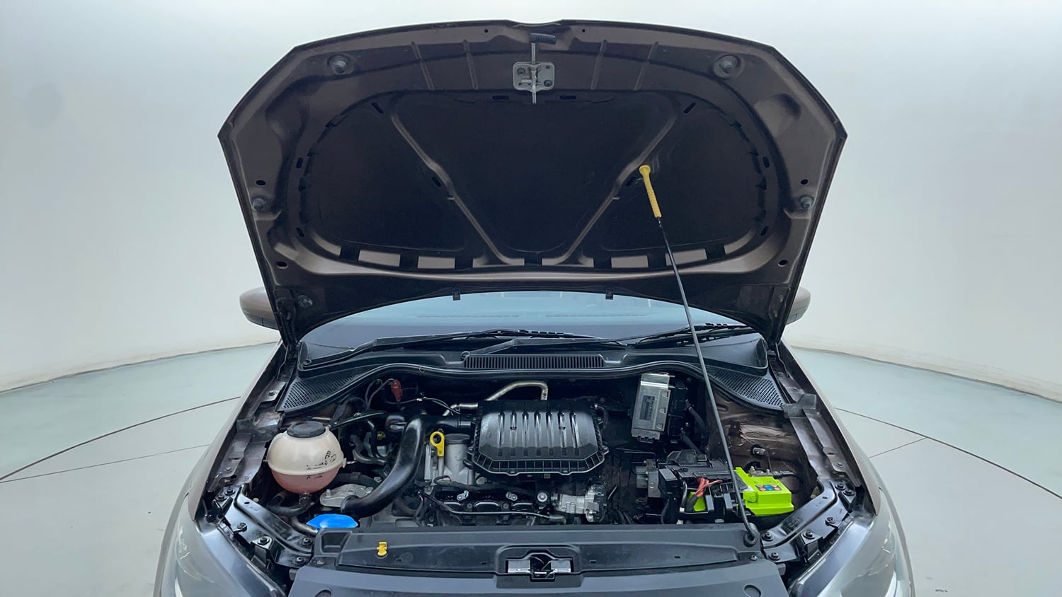 Used 2019 Volkswagen Ameo Comfortline 1.0L (P) Petrol Manual engine ENGINE & BONNET OPEN FRONT VIEW