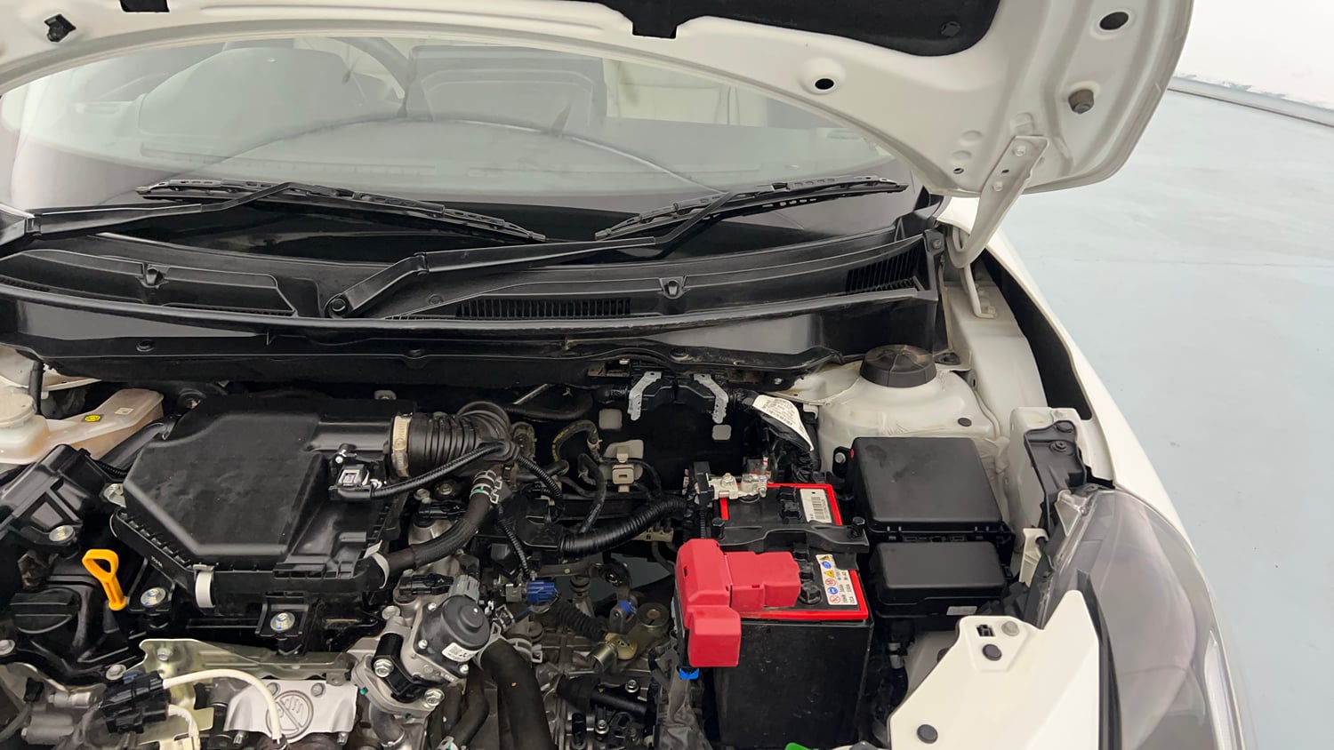 Used 2025 Maruti Suzuki Swift ZXi Plus Petrol Manual engine ENGINE LEFT SIDE HINGE & APRON VIEW