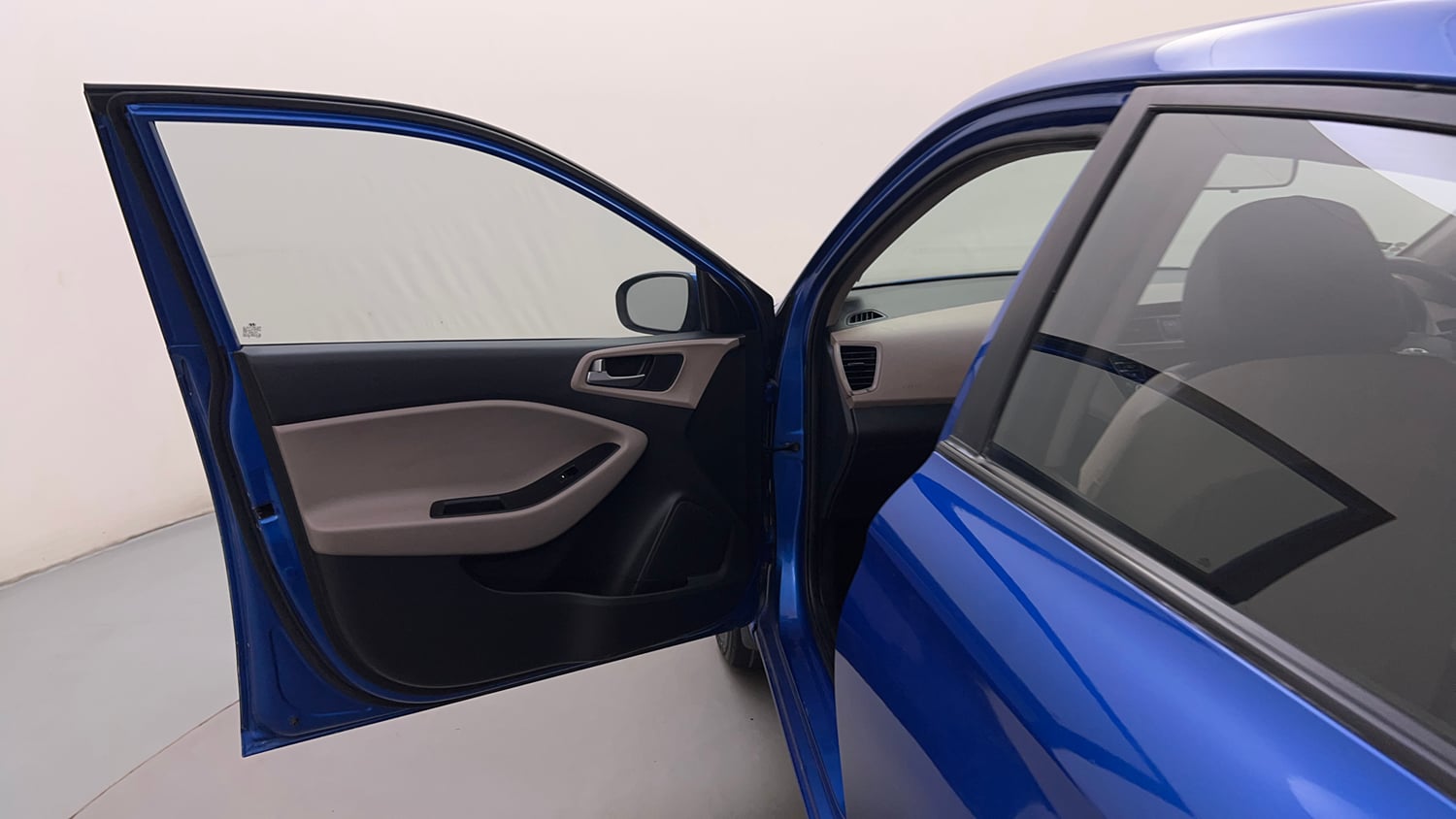 Used 2019 Hyundai Elite i20 Sportz Plus 1.2 CVT Petrol Automatic interior LEFT FRONT DOOR OPEN VIEW