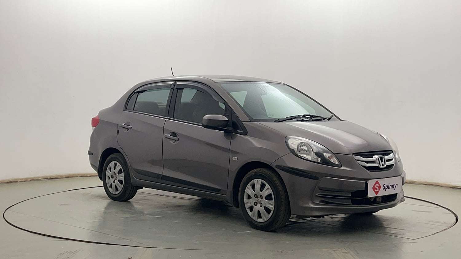 Used 2013 Honda Amaze 1.2 S i-VTEC Petrol Manual exterior RIGHT FRONT CORNER VIEW