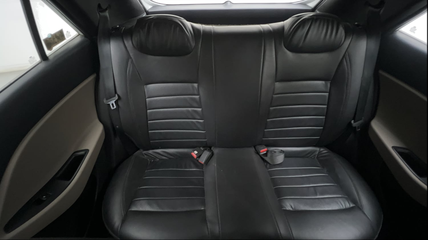 Used 2020 Hyundai Elite i20 Sportz Plus 1.2 Petrol Manual interior REAR SEAT CONDITION VIEW