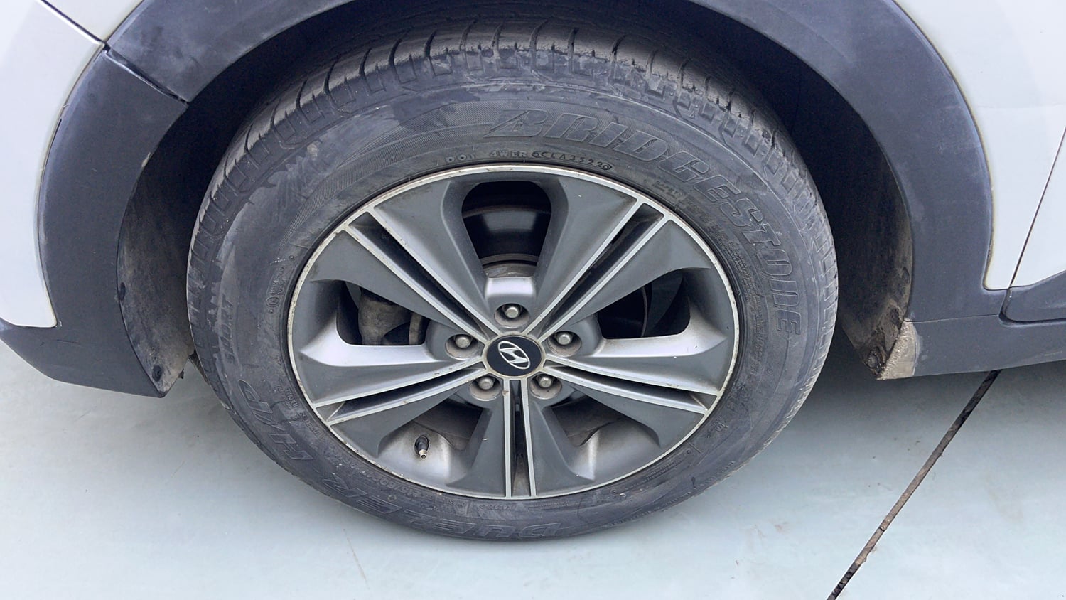 Used 2017 Hyundai Creta SX 1.6 CRDI (O) Diesel Manual tyres LEFT FRONT TYRE RIM VIEW