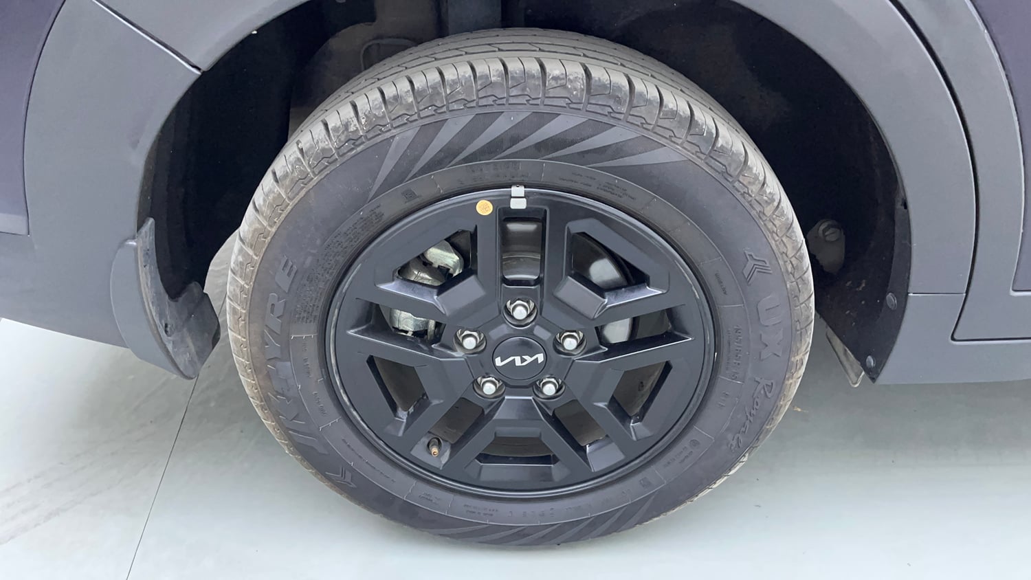 Used 2025 Kia Carens Clavis HTK 1.5 Petrol MT Petrol Manual tyres RIGHT REAR TYRE RIM VIEW