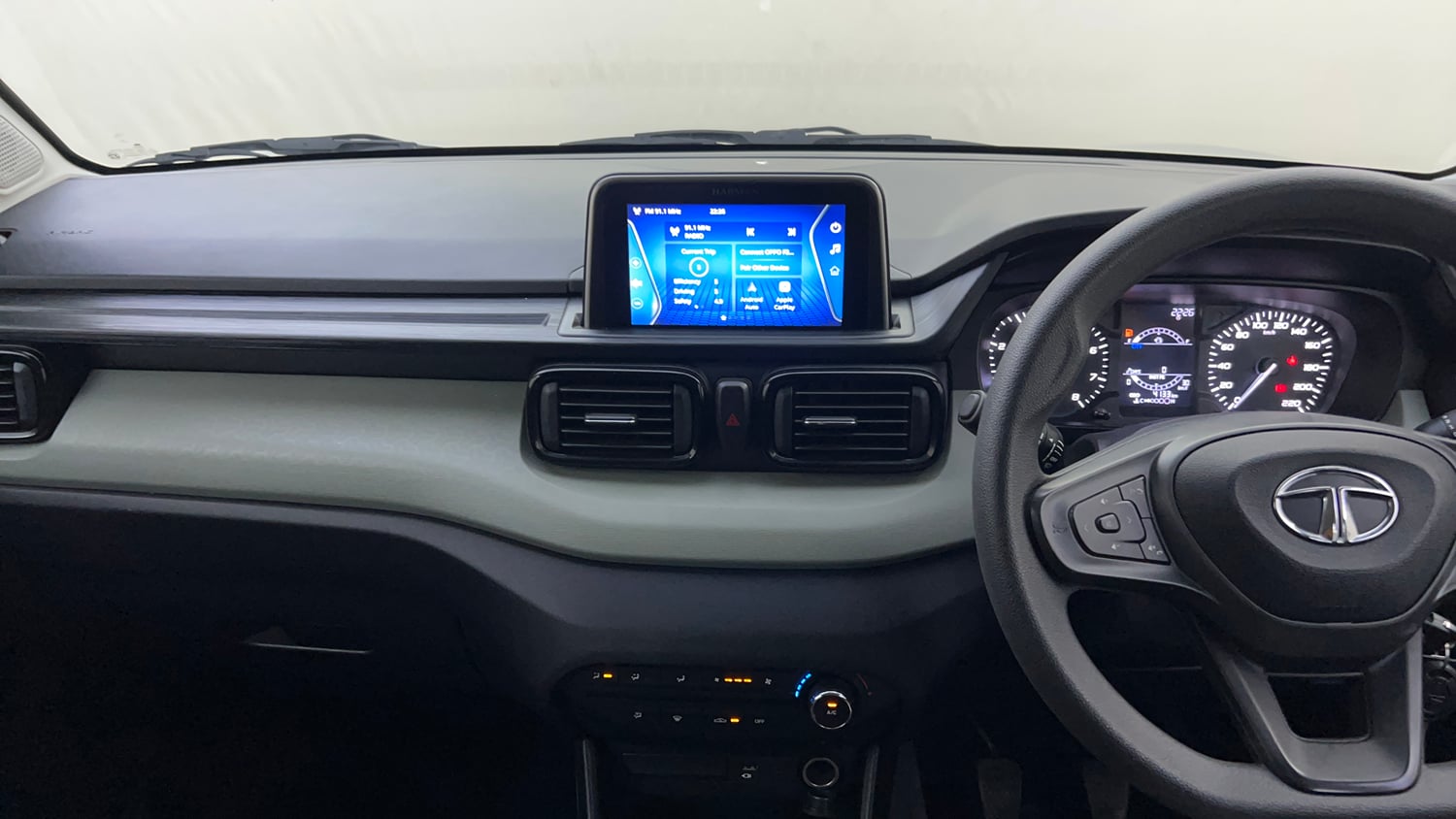Used 2023 Tata Punch Adventure Rhythm Pack MT Petrol Manual interior MUSIC SYSTEM & AC CONTROL VIEW