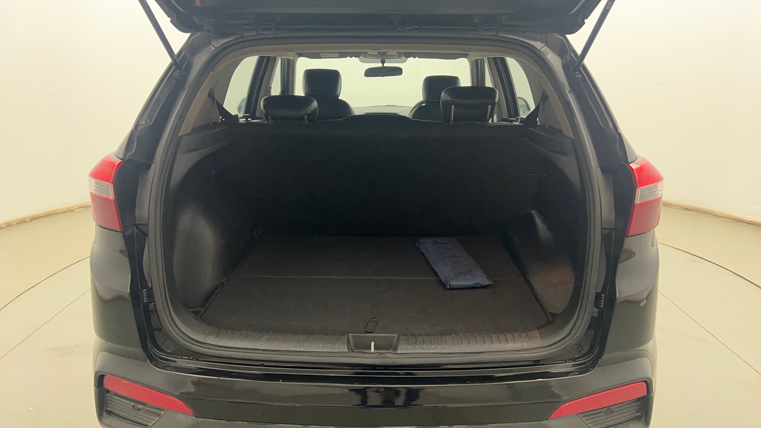 Used 2017 Hyundai Creta SX Plus 1.6  Petrol Petrol Manual interior DICKY INSIDE VIEW