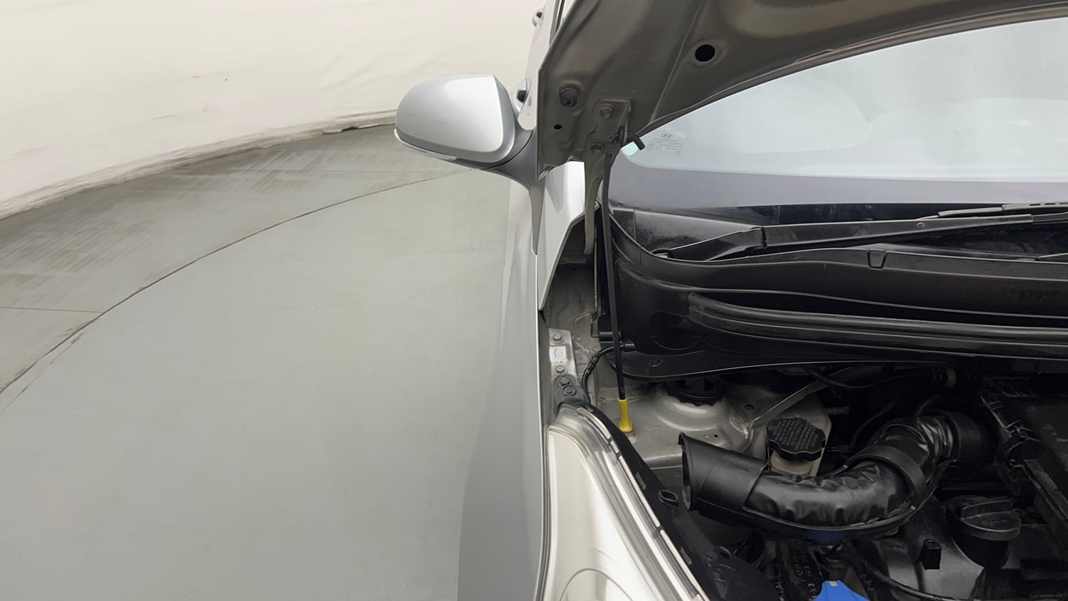 Used 2019 Hyundai Grand i10 Sportz 1.2 Kappa VTVT Petrol Manual engine ENGINE RIGHT SIDE HINGE & APRON VIEW