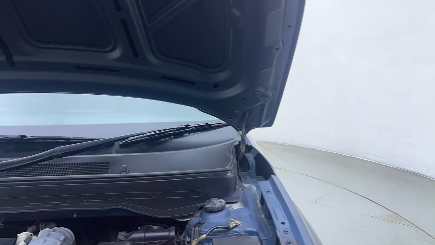 Used 2022 Hyundai Venue SX Plus 1.0 Turbo DCT Petrol Automatic engine ENGINE LEFT SIDE HINGE & APRON VIEW
