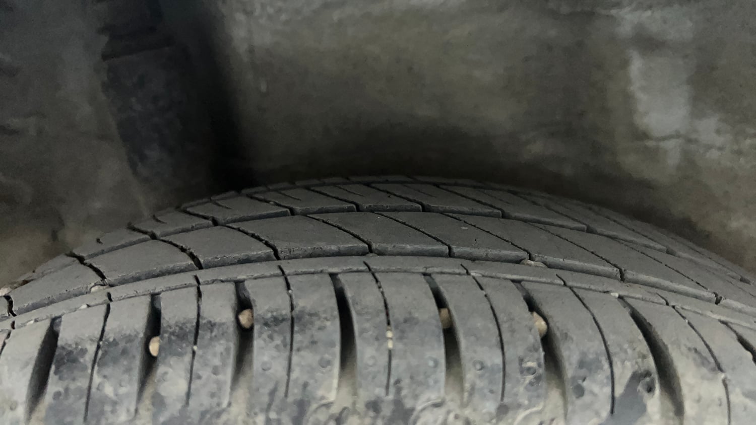 Used 2015 Honda Amaze 1.5 S i-DTEC Diesel Manual tyres RIGHT REAR TYRE TREAD VIEW