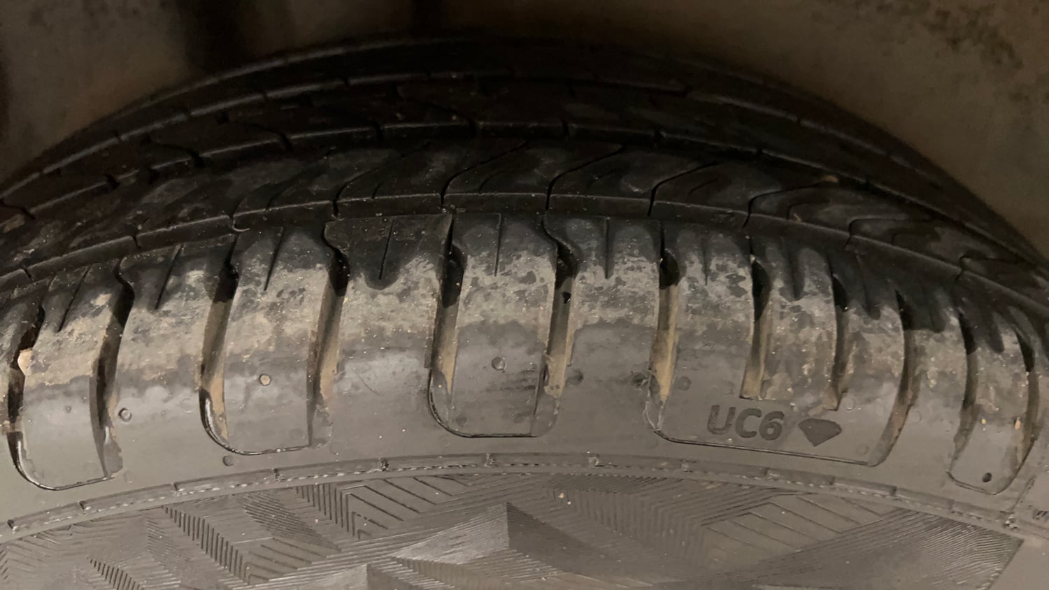 Used 2016 Volkswagen Polo Highline1.2L (P) Petrol Manual tyres RIGHT REAR TYRE TREAD VIEW