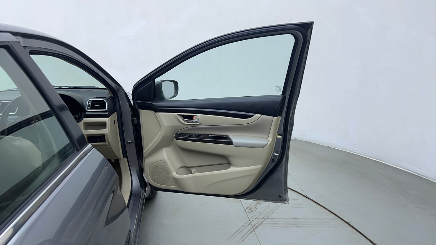 Used 2018 Maruti Suzuki Ciaz Alpha 1.4 MT Petrol Manual interior RIGHT FRONT DOOR OPEN VIEW