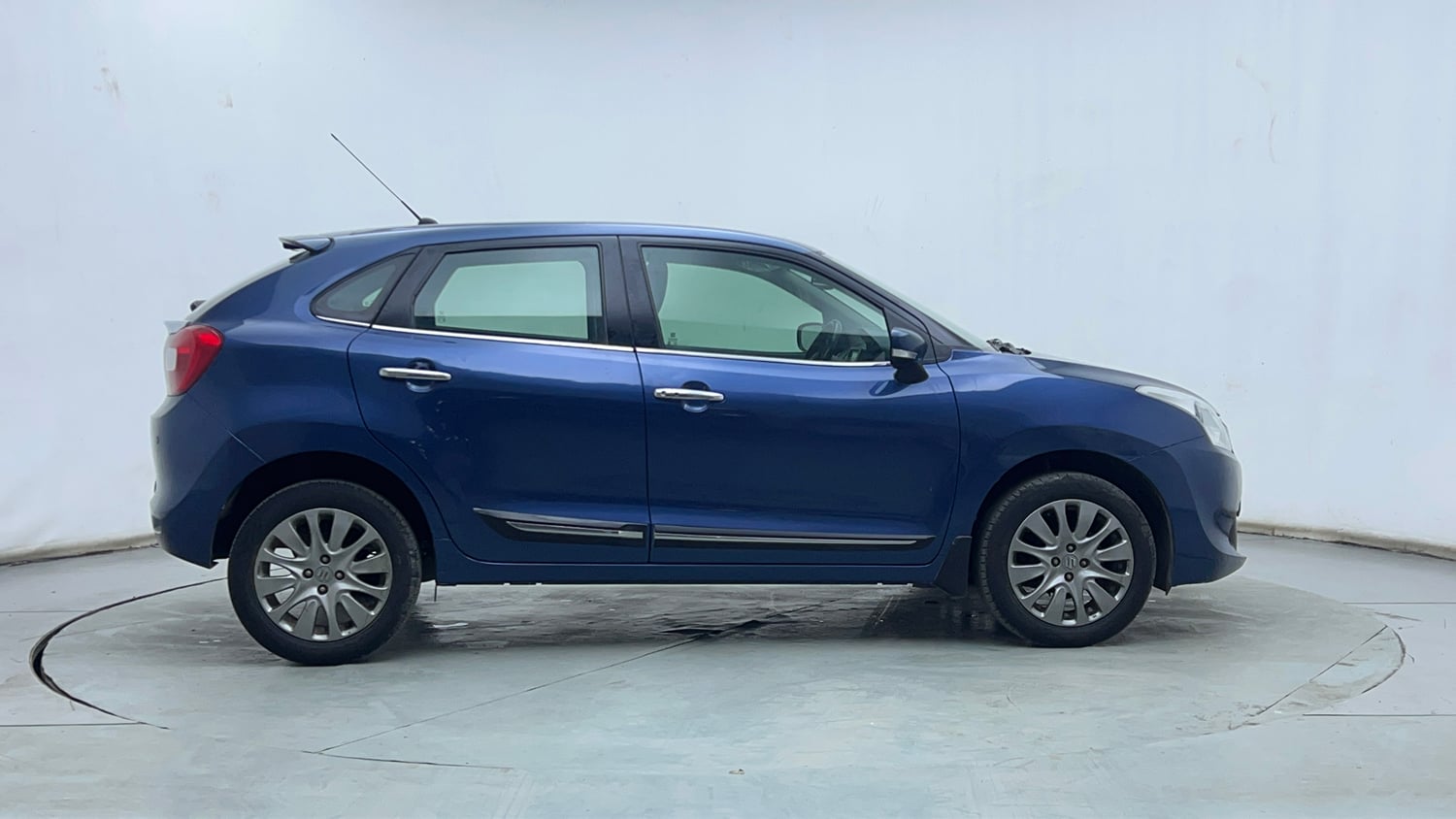 Used 2017 Maruti Suzuki Baleno Zeta 1.2 Petrol Manual exterior RIGHT SIDE VIEW