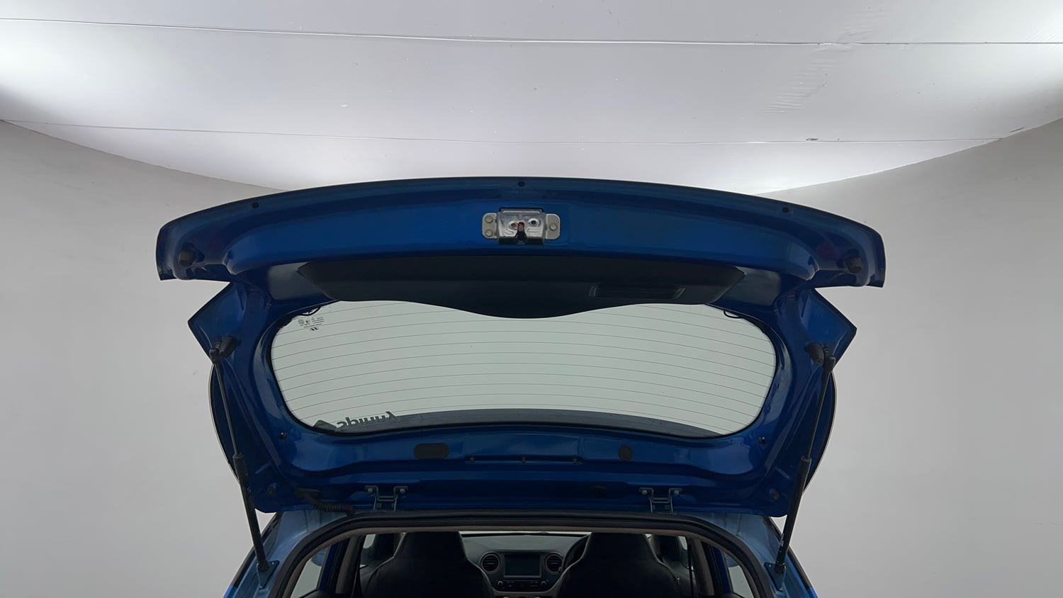 Used 2018 Hyundai Grand i10 Sportz 1.2 Kappa VTVT Dual Tone Petrol Manual interior DICKY DOOR OPEN VIEW