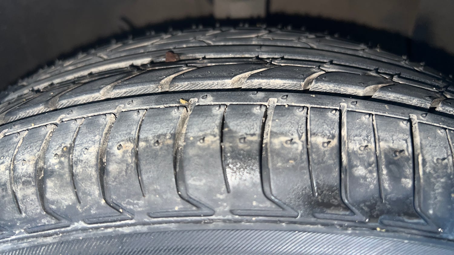 Used 2021 Hyundai Grand i10 Nios Sportz 1.2 Kappa VTVT CNG Cng Manual tyres RIGHT FRONT TYRE TREAD VIEW