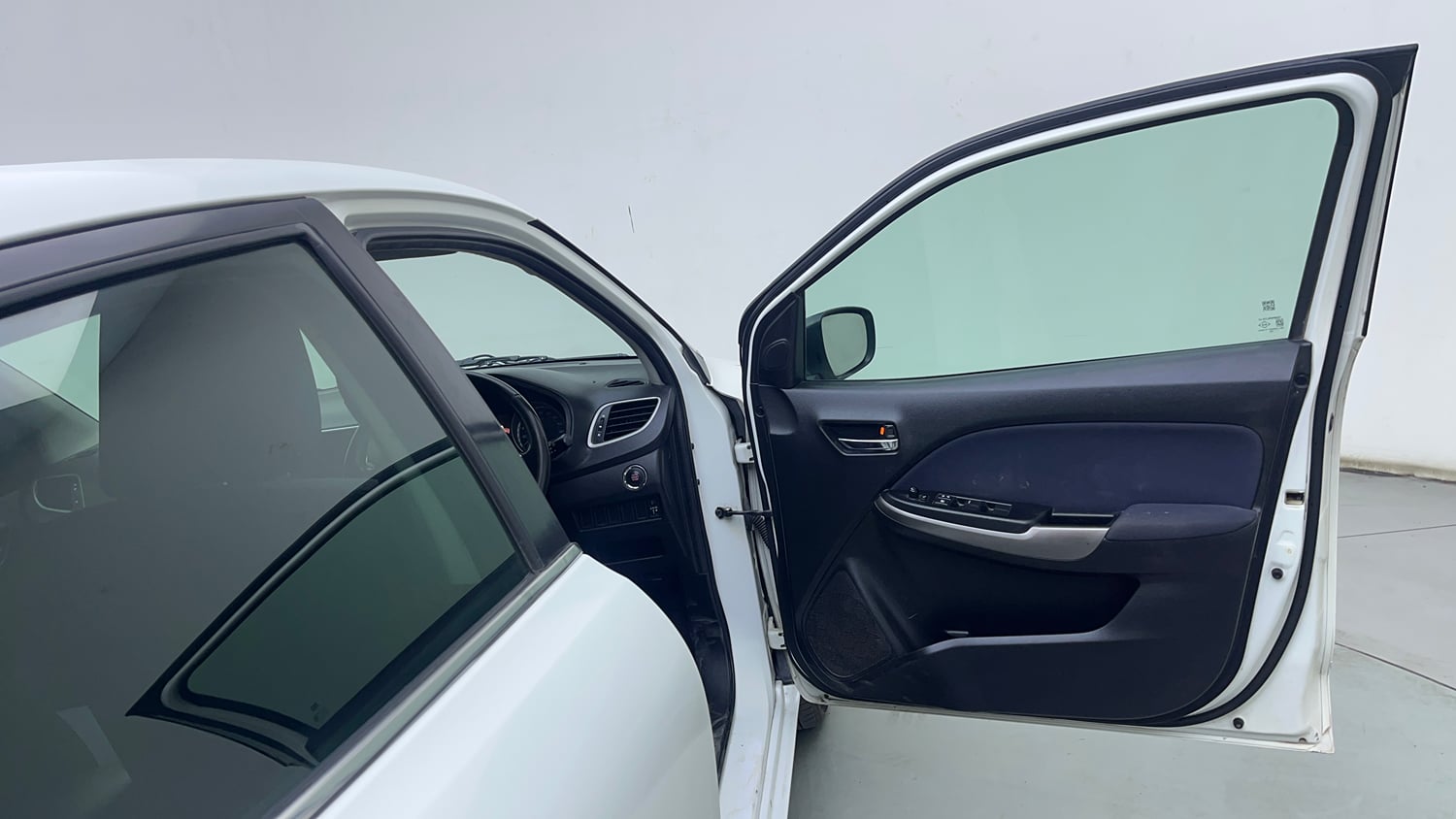 Used 2020 Toyota Glanza V CVT Petrol Automatic interior RIGHT FRONT DOOR OPEN VIEW