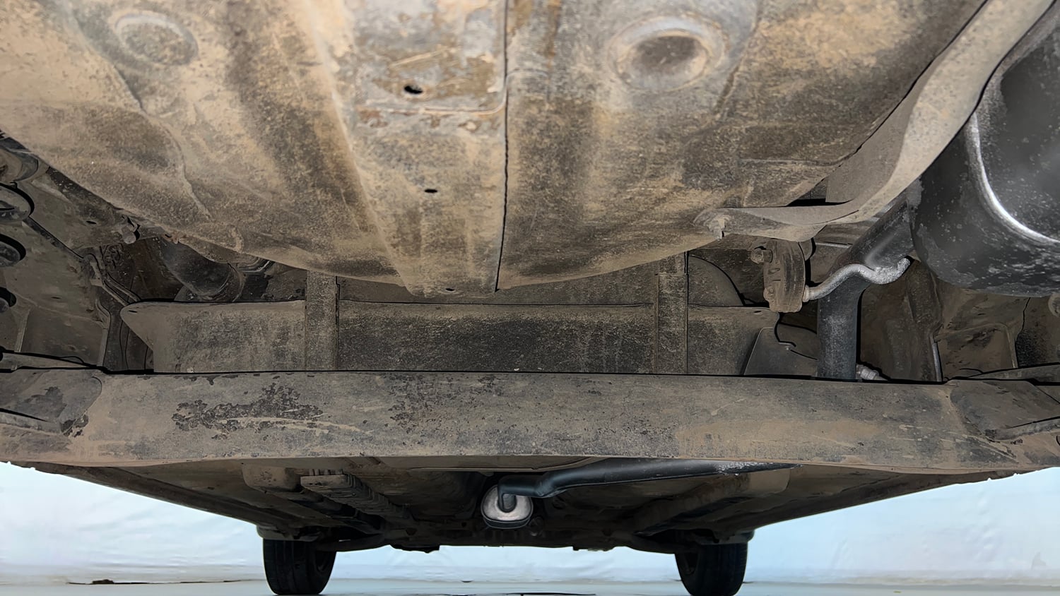 Used 2016 Hyundai Grand i10 Magna AT 1.2 Kappa VTVT Petrol Automatic extra REAR UNDERBODY VIEW (TAKEN FROM REAR)