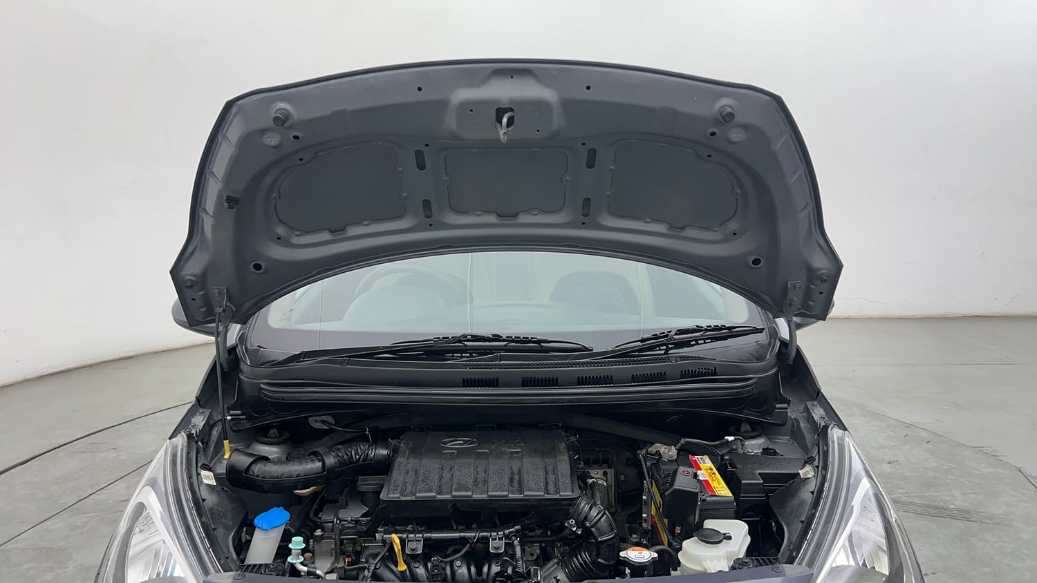 Used 2019 Hyundai Xcent S Petrol Manual engine ENGINE & BONNET OPEN FRONT VIEW